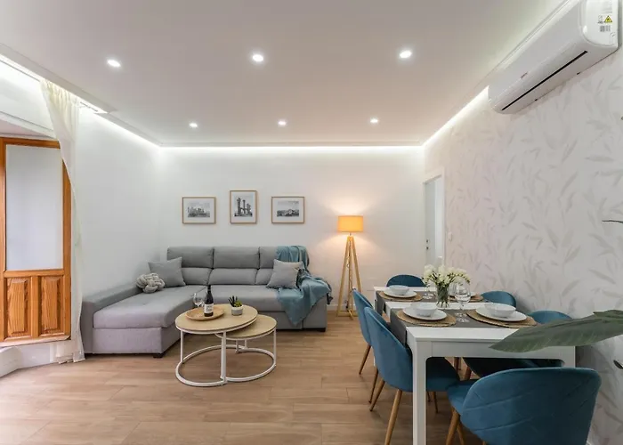 Casa Augusto - Junto Al Teatro Romano, Con Garaje *